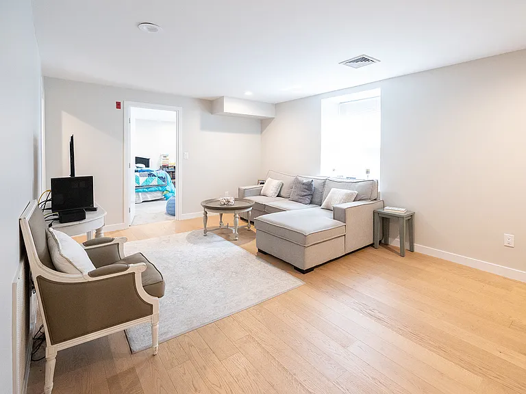 Deacon Court - 1661 Washington Street — Photo 117
