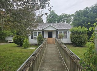207 Cedar St, Saint George, SC 29477