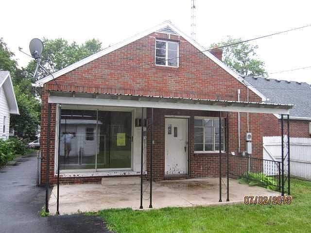 2nd image of 2924 Northwood Ave