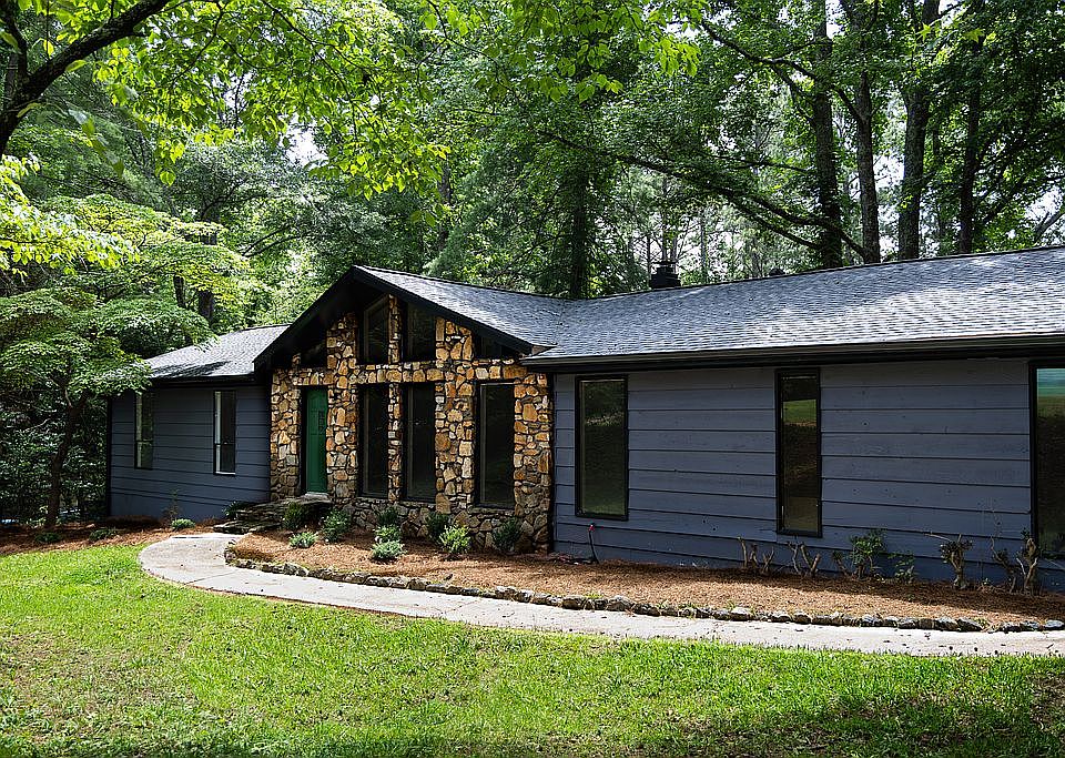 1st image of 4028 Yellow Pine Dr