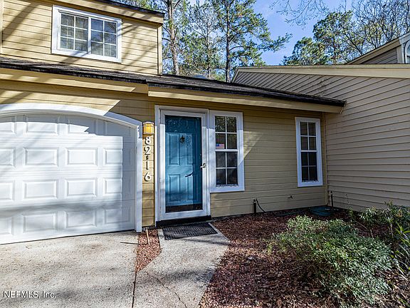 3rd image of 8216 Dunbarton Ct