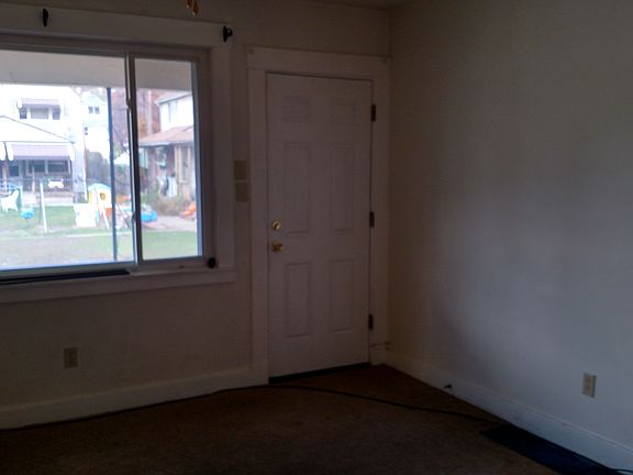 large living room - bad picture