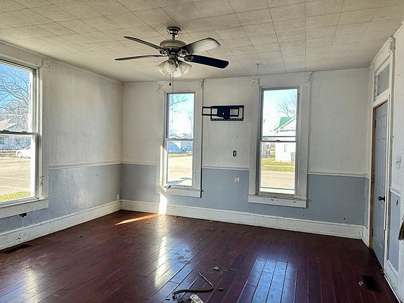 5th image of 431 W Washington St