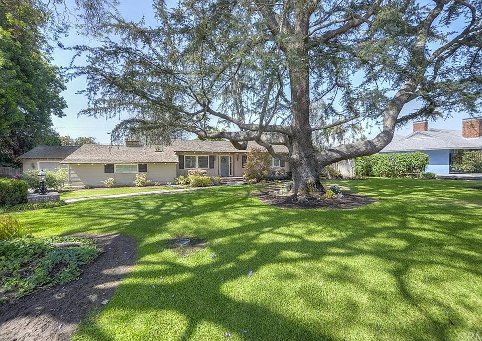 2nd image of 15262 La Calma Dr