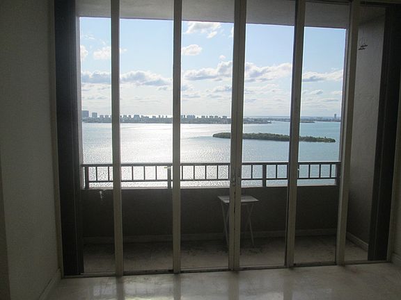 2nd image of 11111 Biscayne Blvd #Ph54