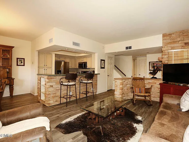 9705 E Mountain View Rd #1032 — Photo 2