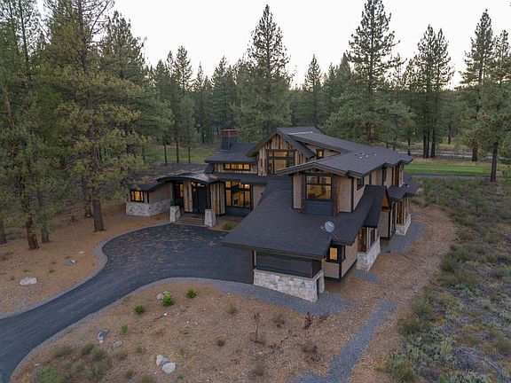 3rd image of 10911 Ghirard Ct