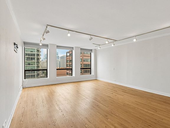 2nd image of 260 E Chestnut St APT 2505