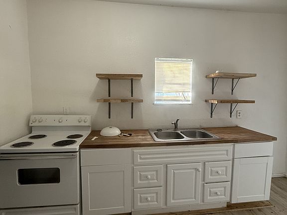 3rd image of 1911 21st St Unit B