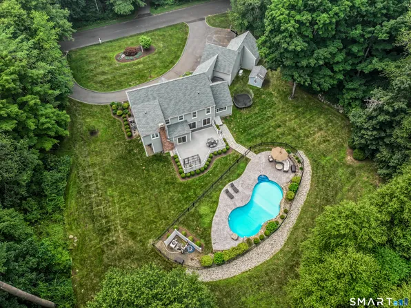 9 Hidden Brook Drive, Brookfield, CT 06804