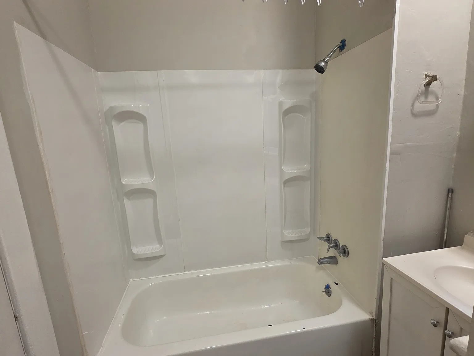 1 bed, 550 sqft, $1,095 — Photo 3