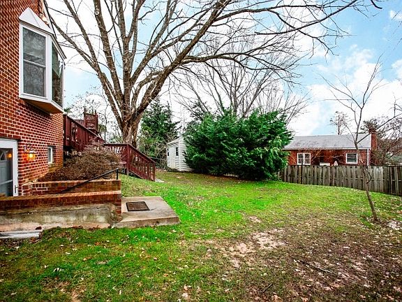 5th image of 3923 Fairview Dr