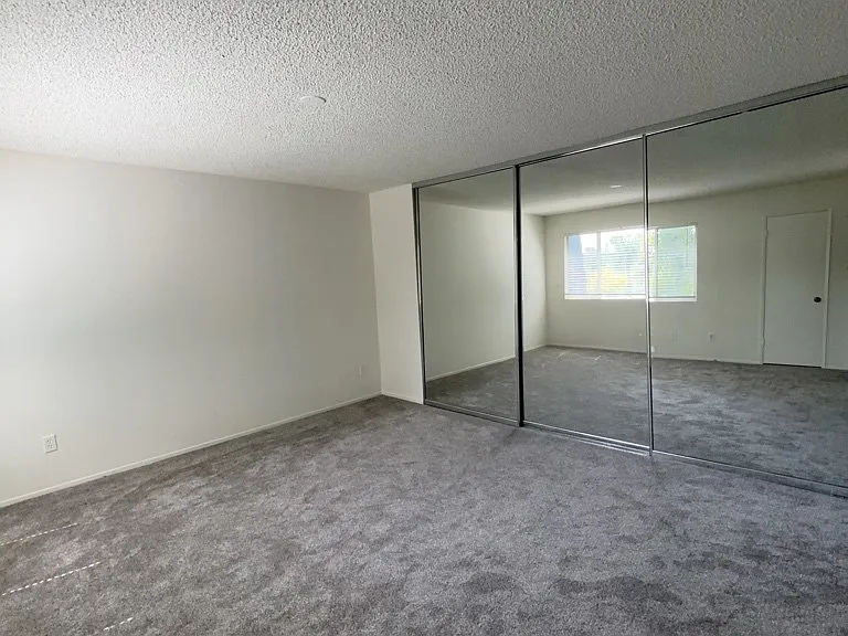 18550 Hatteras St #21 — Photo 10