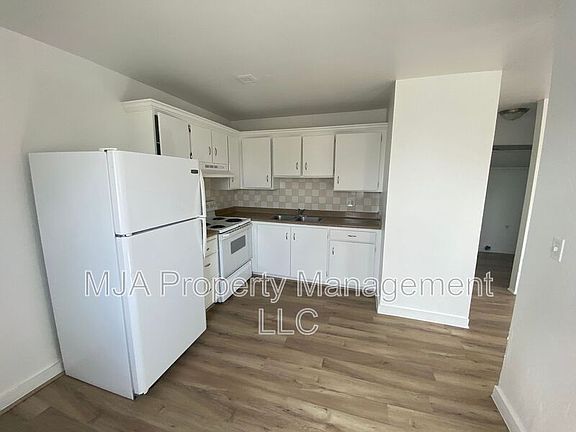 5th image of 2517 S Lakecrest Dr APT 1