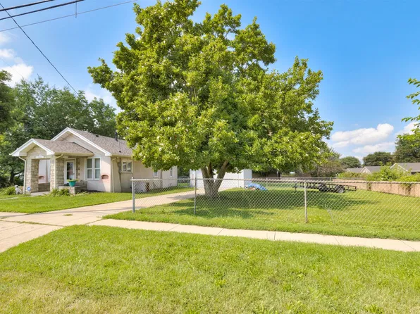 920 Hartford Ave, Des Moines, IA 50315