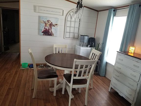 Eat in kitchen/dining