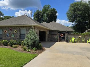 886 Bienvenue St, Deridder, LA 70634