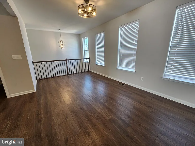 12 Stafford Pl — Photo 9