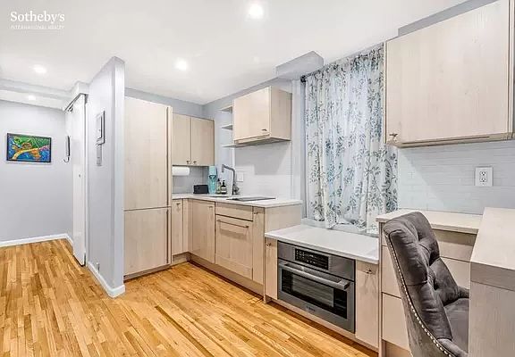 2nd image of 15 Jones St #5E