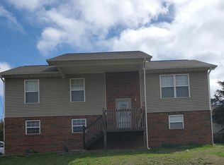 2218 Sand Ct, Sevierville, TN 37876