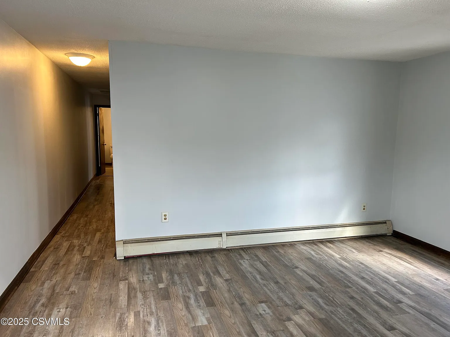 2 bed, 700 sqft, $950 — Photo 2