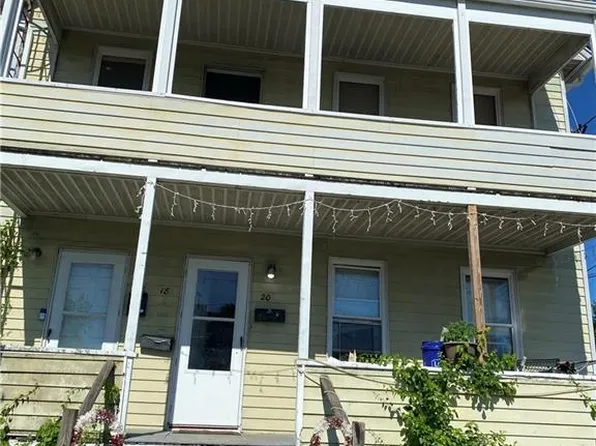 18-20 E West St, West Warwick, RI 02893