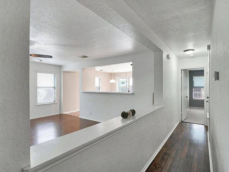 3967 Cherokee Blvd — Photo 10