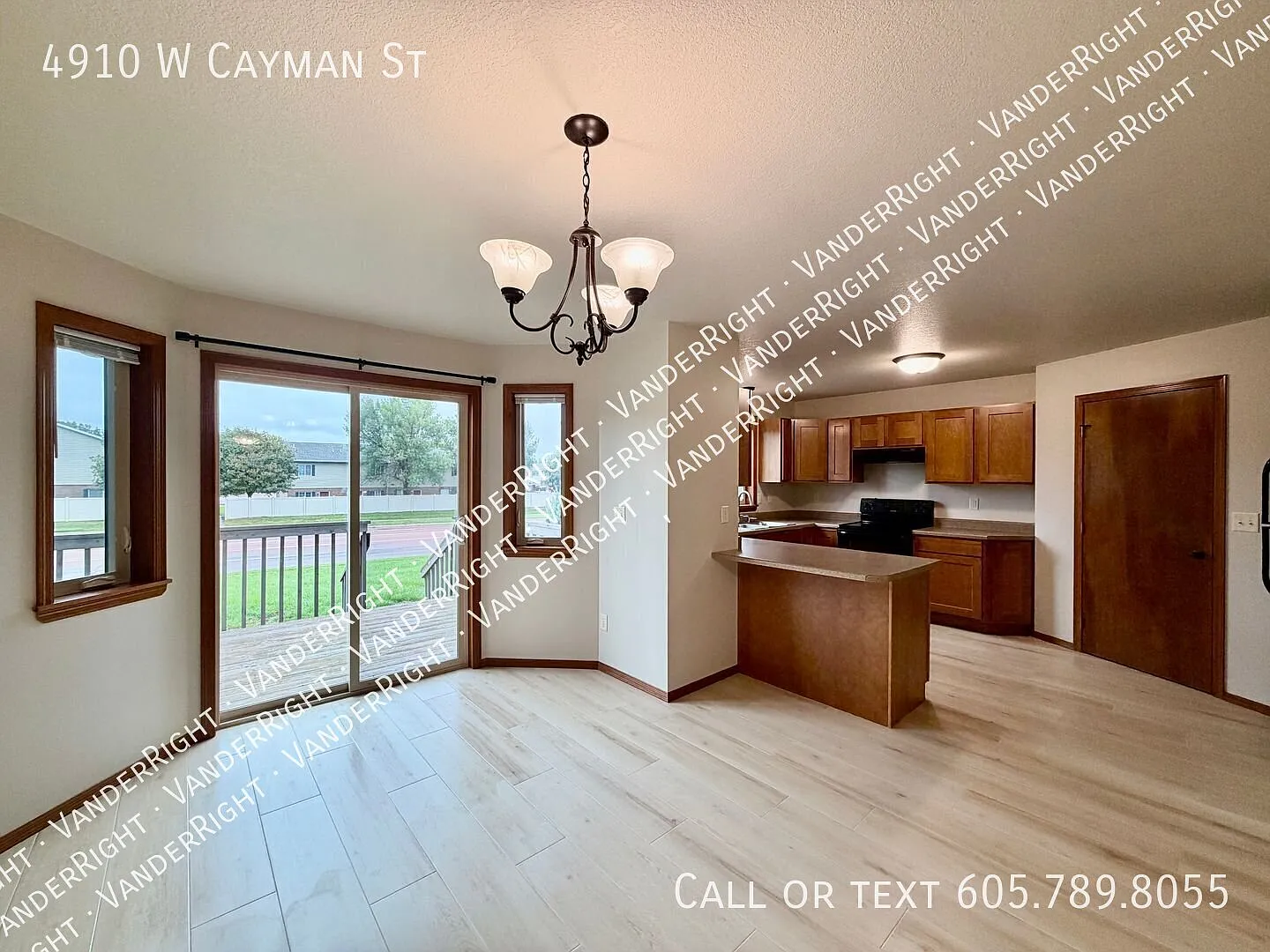 Updated 3 bedroom 2.5 Bathroom with Large Unfinished Basement! — Photo 1