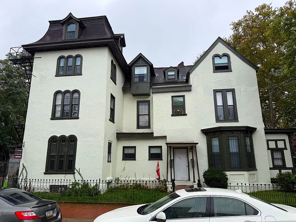 319 N 33rd St