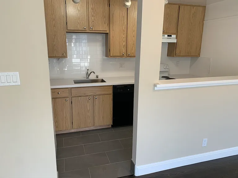 575 Cole St #201 — Photo 7