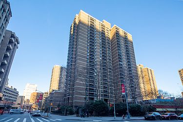 77 Fulton Street in Fulton/Seaport