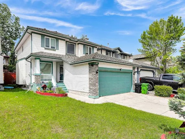 332 E Harvest Hills Dr NE, Calgary, AB T3K 4H7
