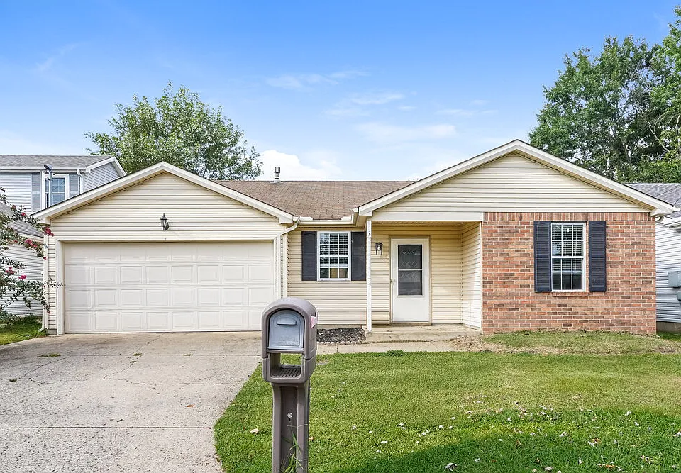 101 Edgehill Ln