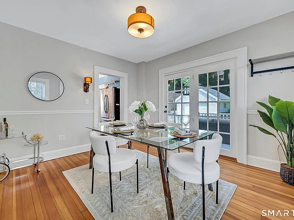 4th image of 218 Knickerbocker Avenue