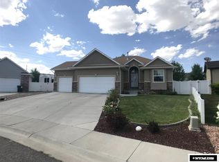1104 Peachwood Dr, Rock Springs, WY 82901