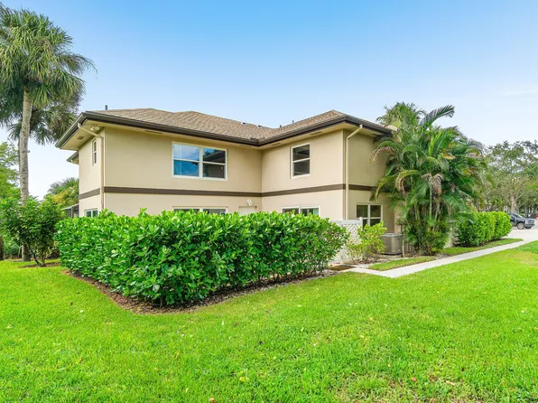 43 Essex Court #C, Royal Palm Beach, FL 33411