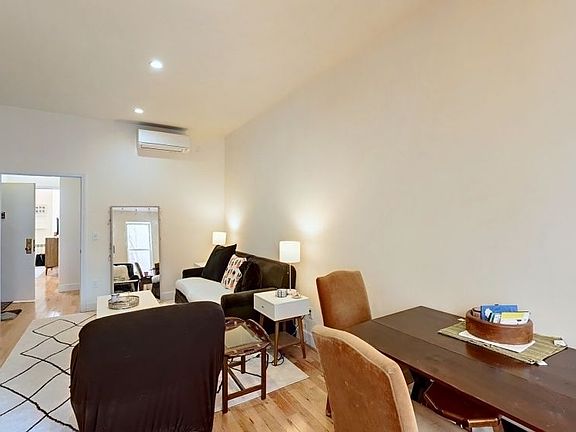 5th image of 625 Franklin Ave APT 2