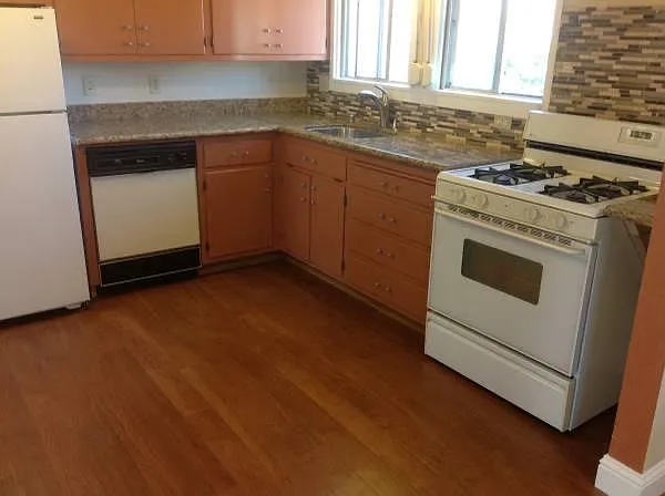 180 W Rincon Ave #B1 — Photo 2