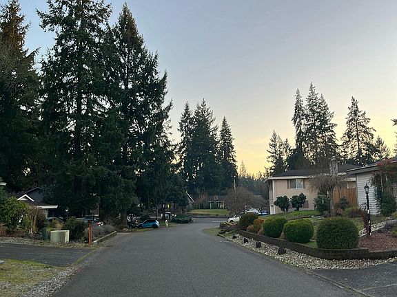 5th image of 7601 95th Ave SW
