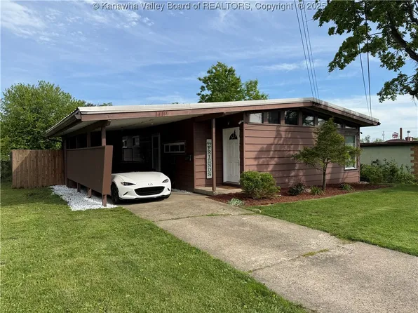 1410 Pearcy Ave, Parkersburg, WV 26101