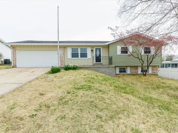 908 Crescent Dr, Saint Charles, MO 63301