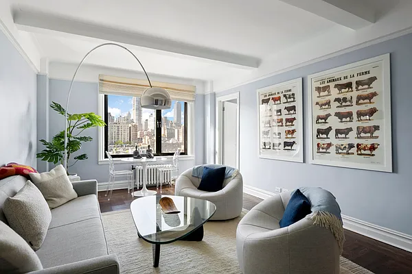 Sold by Compass | media 1