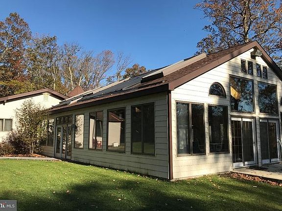 5th image of 213 Orange Ave