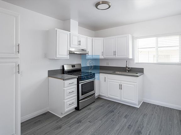 3rd image of 2601 Curtis Ave APT B