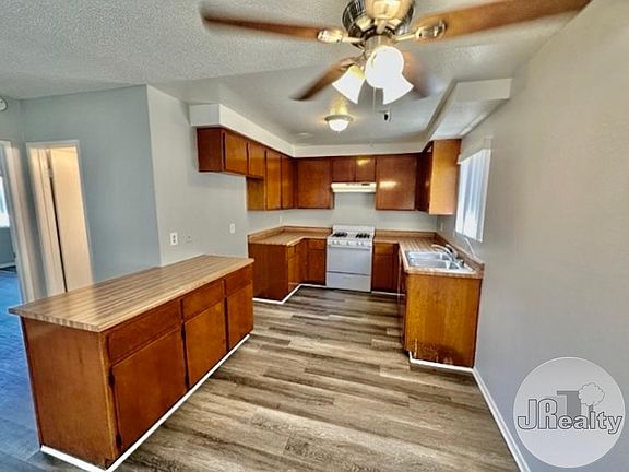 4th image of 13535 Yukon Ave APT 8