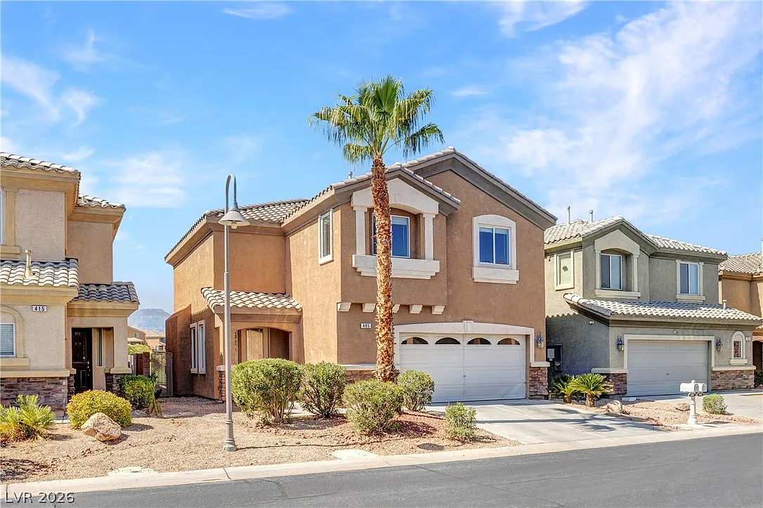 3 bed, 2.5 bath, 2021 sqft, $2,450 — Photo 2