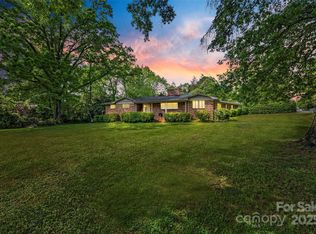 3330 Foxcroft Rd, Charlotte, NC 28211