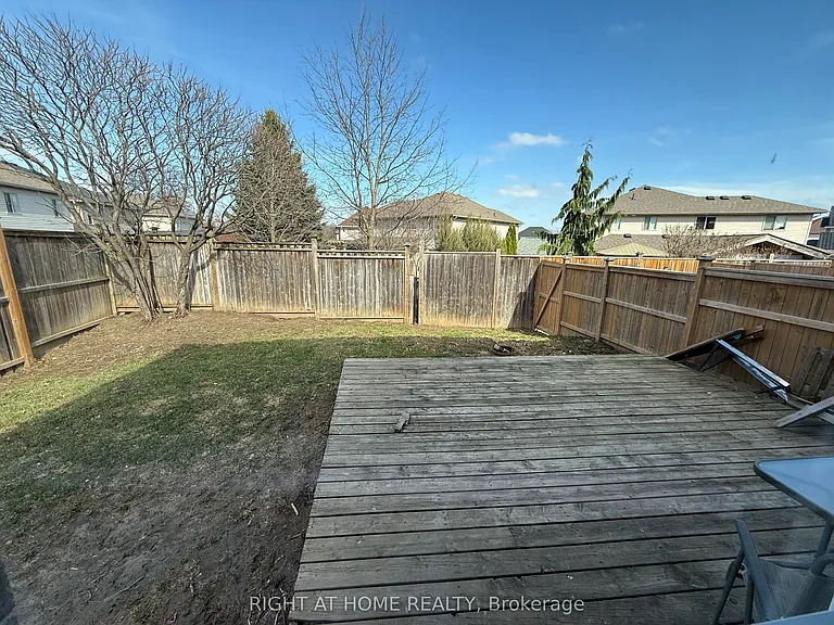 133 Templewood Dr — Photo 5