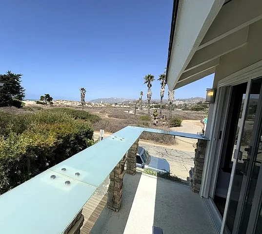 4bd+3bth three story Ocean and Sunset view home — Photo 3