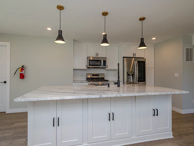 92 Pennwood Dr — Photo 3